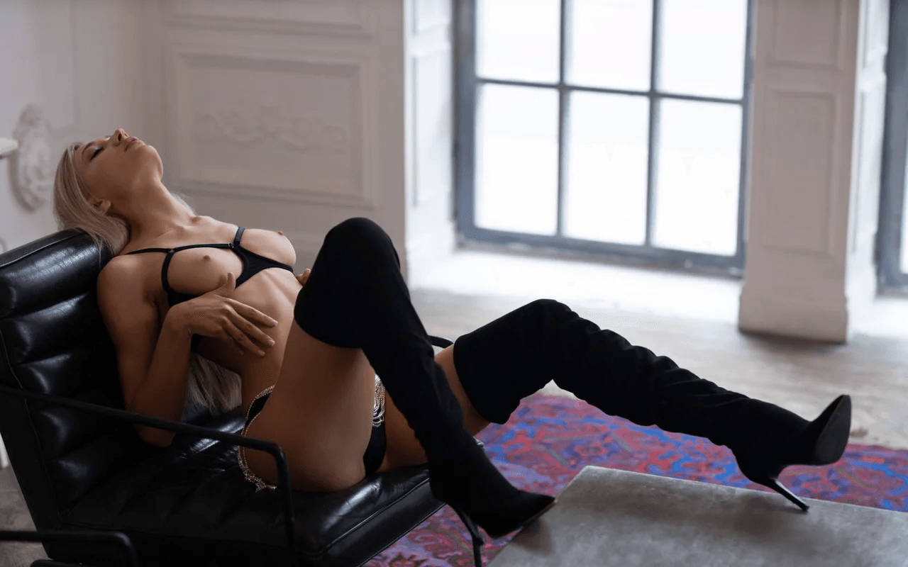 Emma - Timeless Elegance | Las Vegas Elite Escort Services